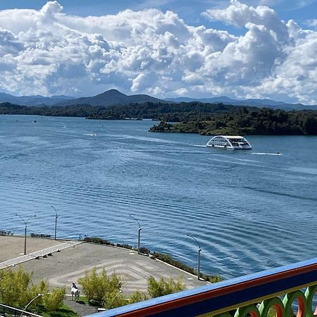 Apartamentos San Jose Vistal Al Lago, Cerca Del Parque. Guatape. Exteriör bild
